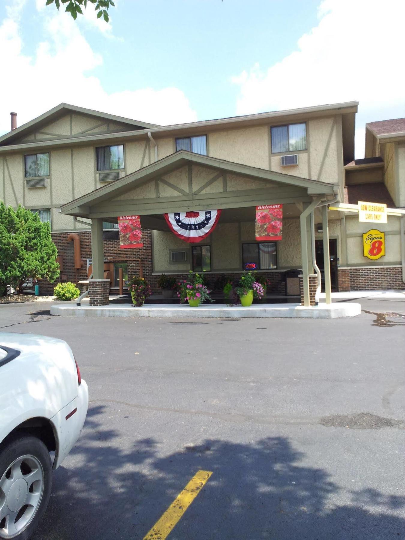 Hotel Super 8 By Wyndham Ottawa Starved Rock Exterior foto